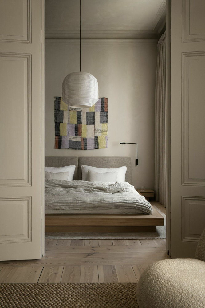 Minimalist Bedroom Elegance