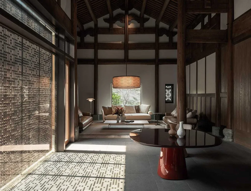 Modern Minimalist Home Office Design for a Celebrated Artist