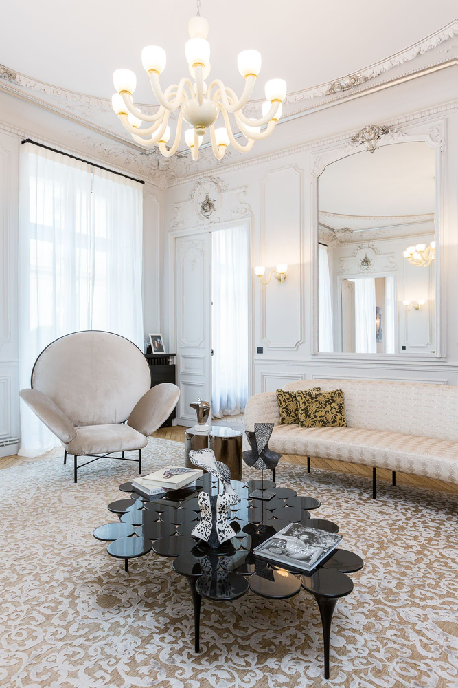 Modern Classic Living Room Elegance