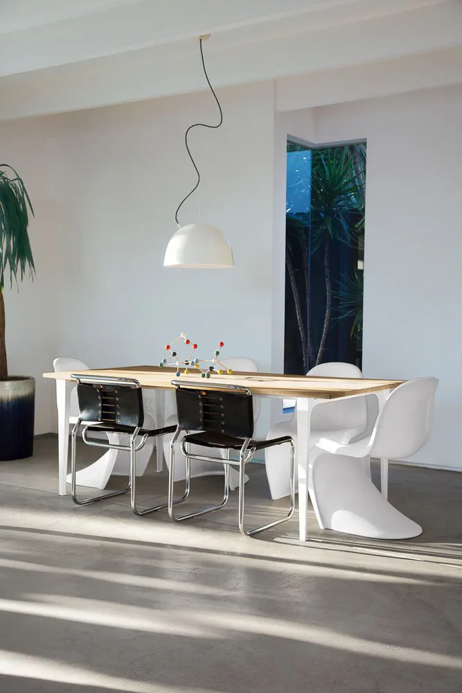 Modern Minimalist Dining Room Design
