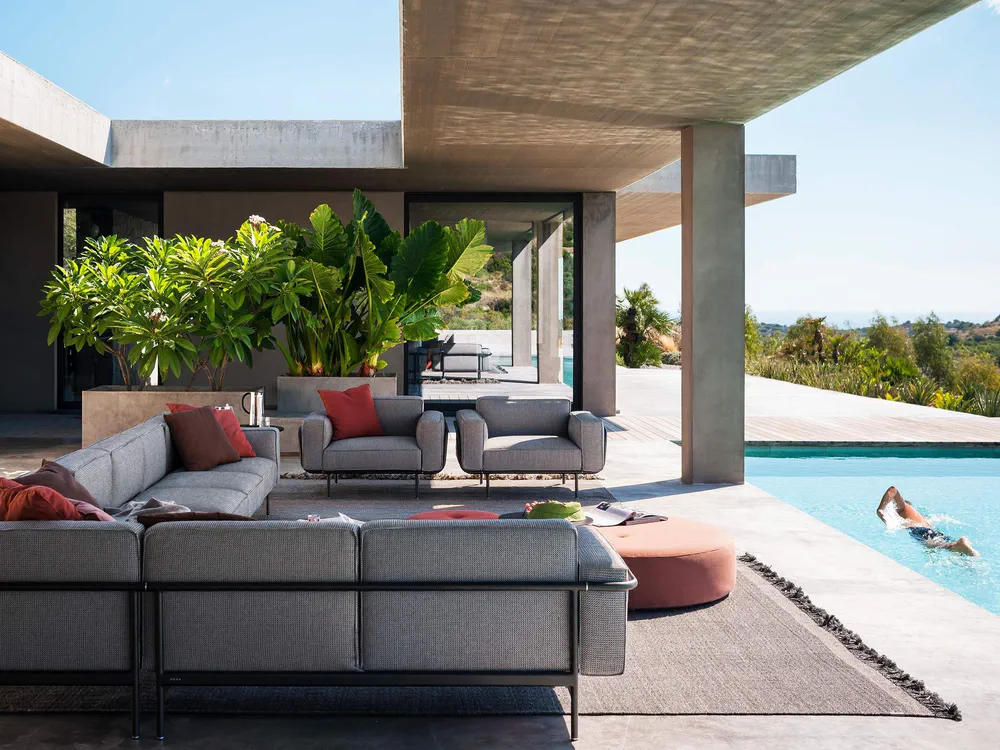 Modern Coastal Hampton Style Outdoor Living Space