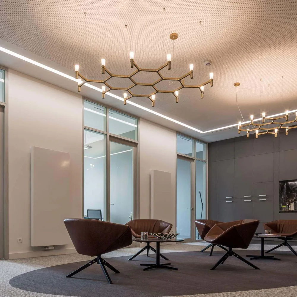 Modern Office Lobby Design: Balancing High-Tech Features with Warmth and Invitations