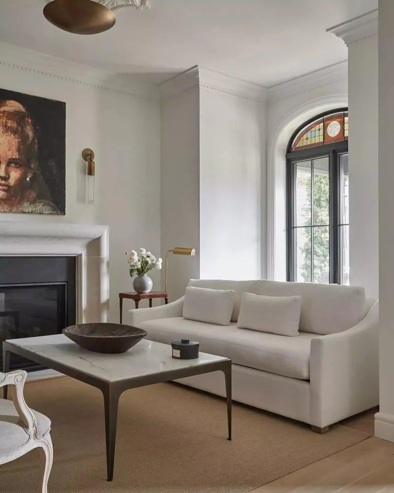 Luxurious Tropical Modern Living Room Design