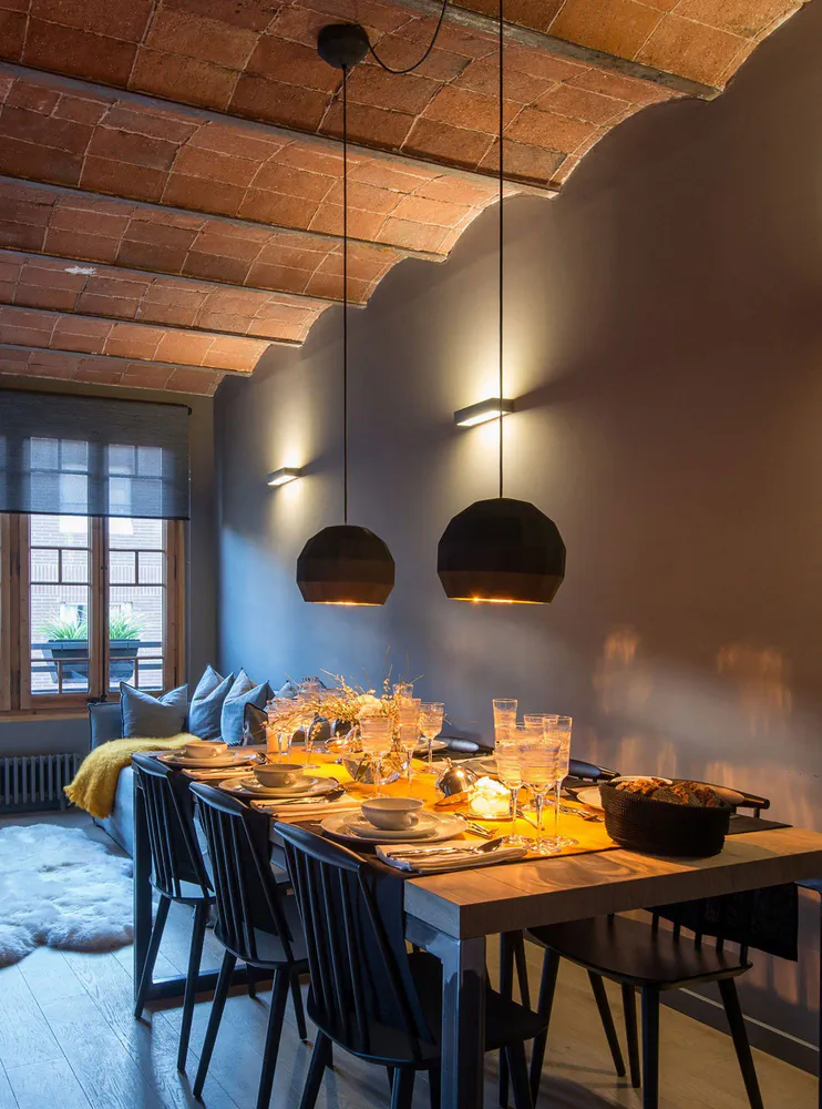 Modern Rustic Dining Room: Child-Friendly Yet Sophisticated Design