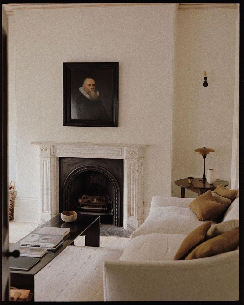 Minimalist Living Room Elegance