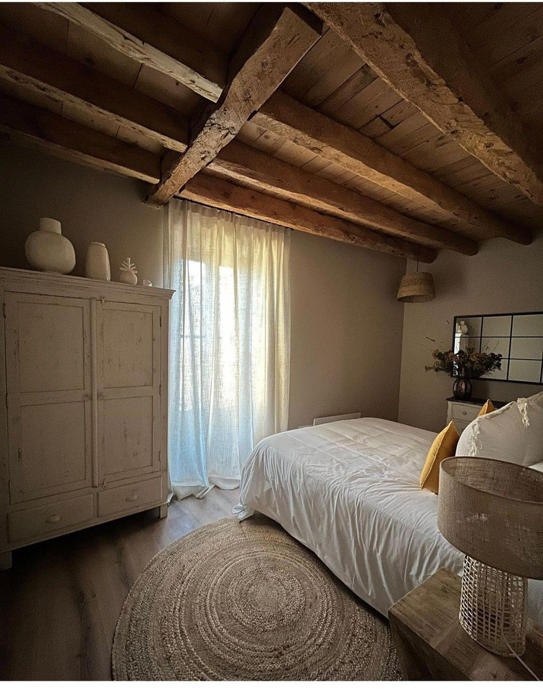 Serene Minimalist Bedroom Design