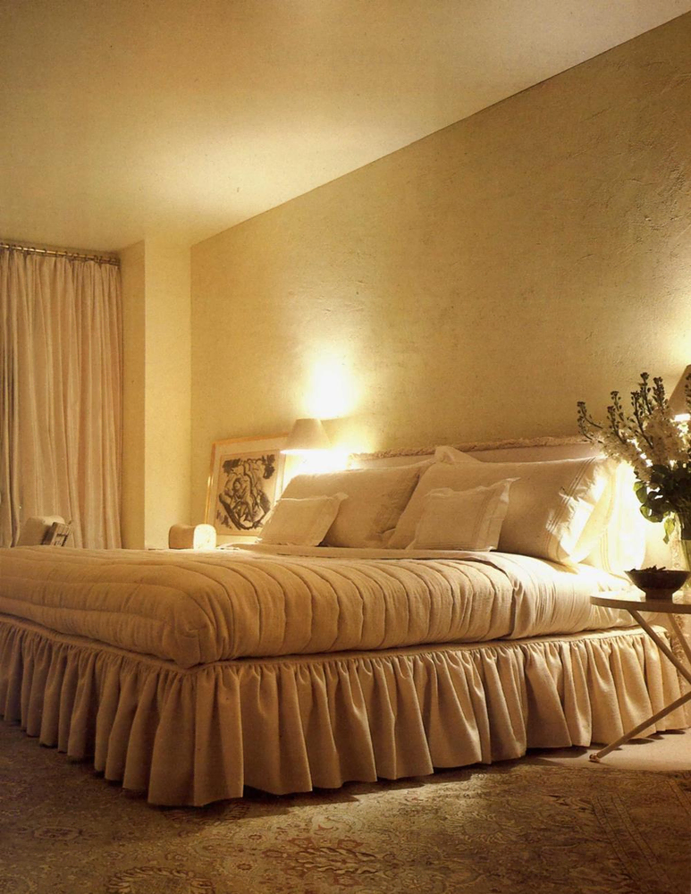 Tranquil Minimalist Bedroom Retreat