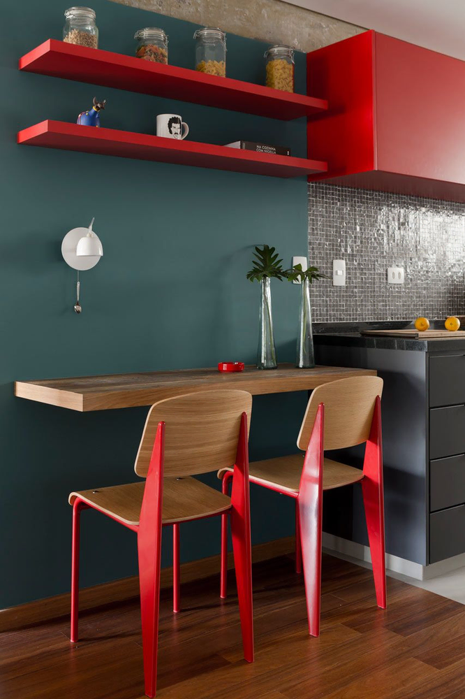 Modern Kitchen Design: Blue and White Palette