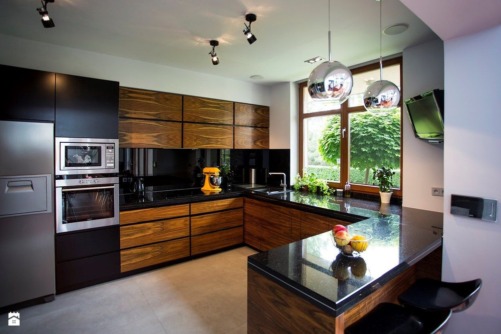 Chic Modern Tropical Kitchen