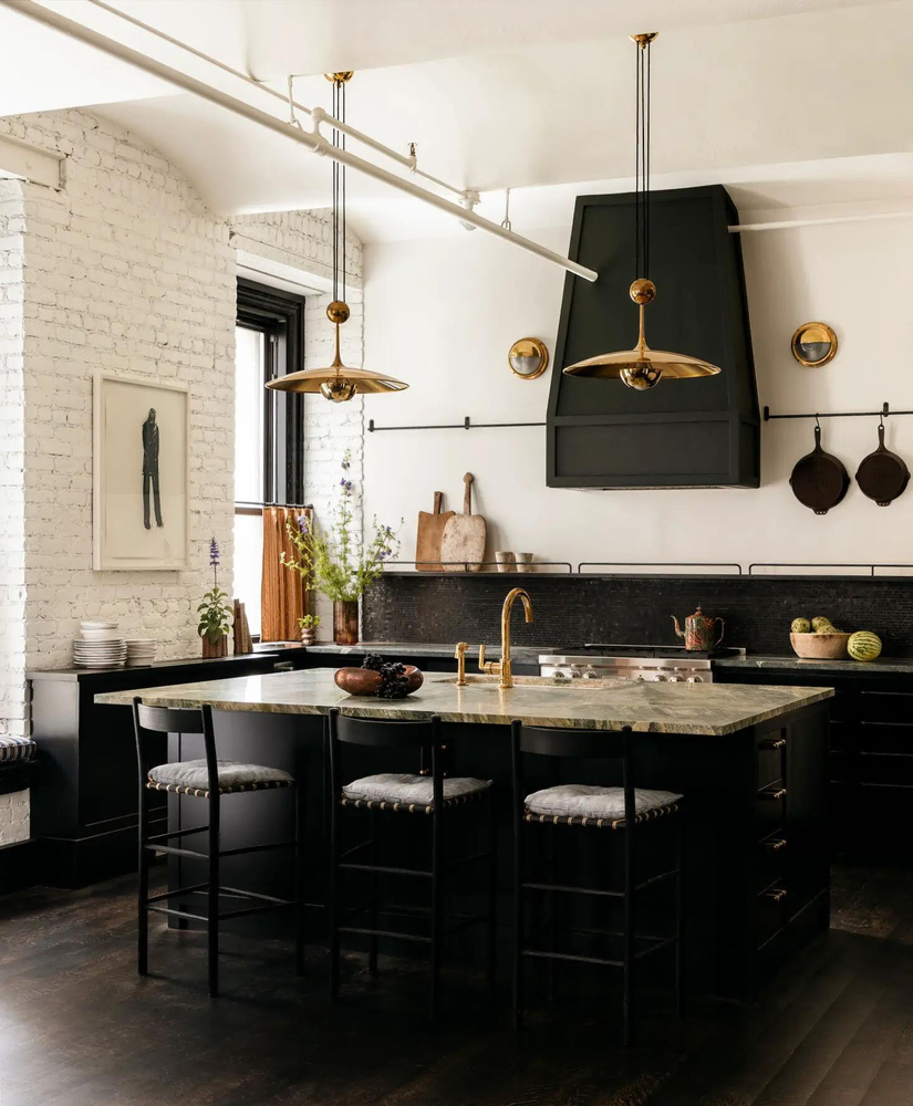 Modern Industrial Kitchen Design: Balancing High-Tech Features with Warm Atmosphere