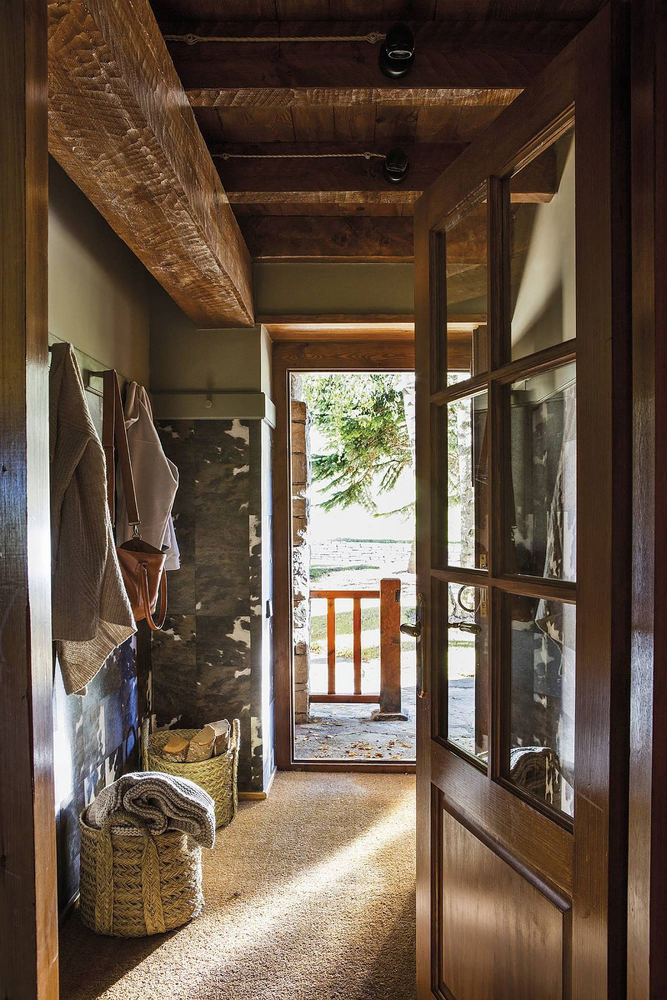 Transforming a Traditional Home into a Smart House: Creating a Productive Home Office Environment