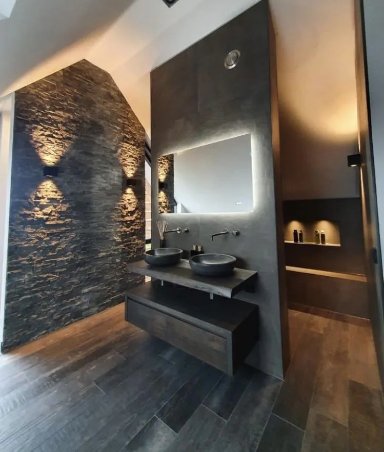 Modern Bathroom Design: Balancing High-Tech Features with Warm Atmosphere