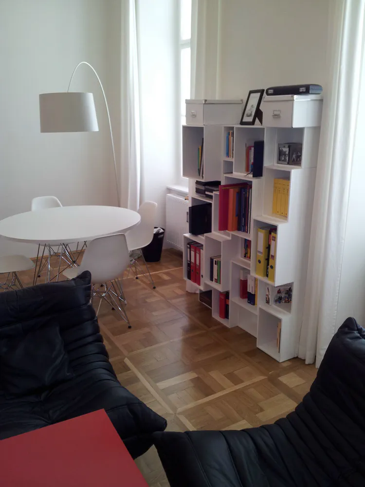 Modern Minimalist Living Room Design for Compact City Apartments