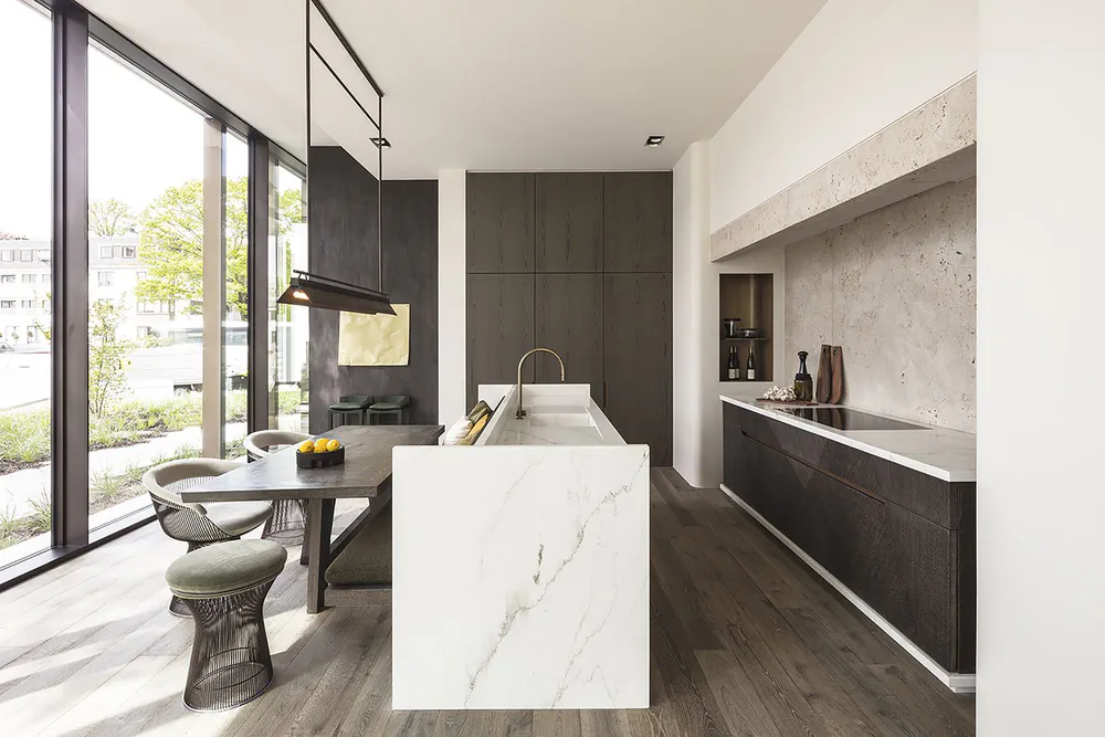 Modern Minimalist Kitchen and Dining Area for a Renowned Surgeon