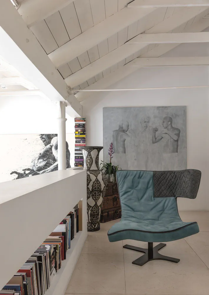 Modern Minimalism in Historic Elegance