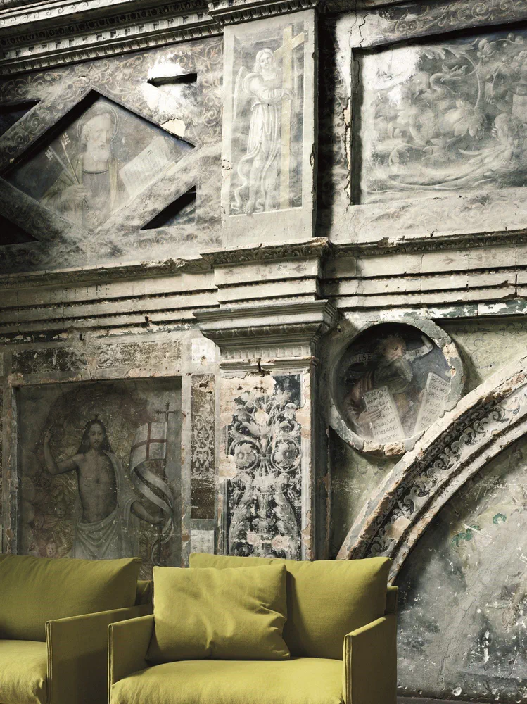 Steampunk Chic Living Room Design for a German Politician