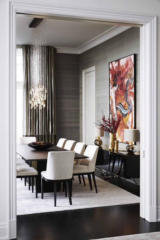 Modern Dining Room with Contemporary Furniture and Neutral Palette