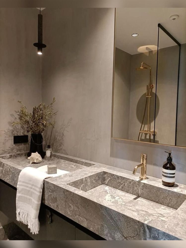 Modern Bathroom Design with Integrated Home Automation and Art Preservation