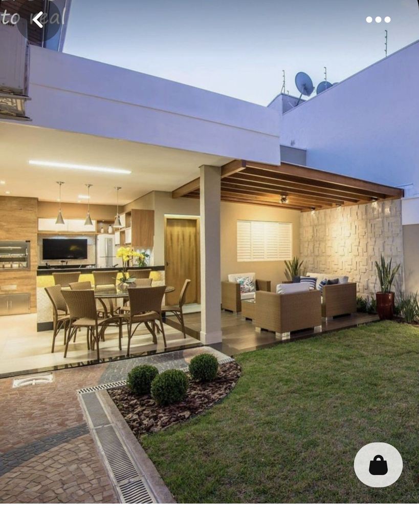 Tropical Modern Outdoor Oasis