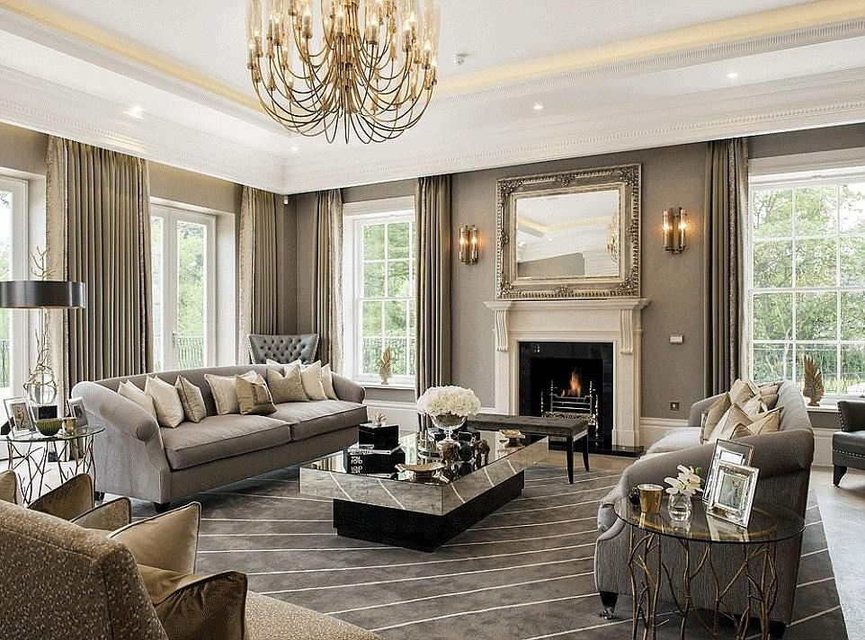 Coastal Hampton Style Living Room Design for a Mediterranean Villa