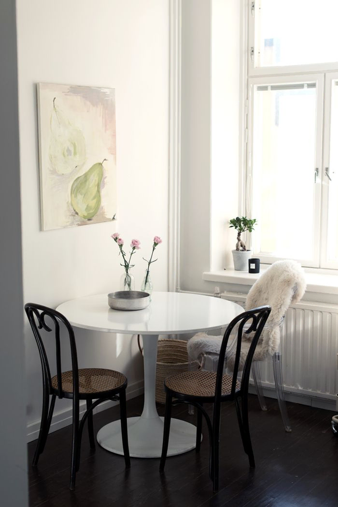 Sophisticated Modern Dining Elegance