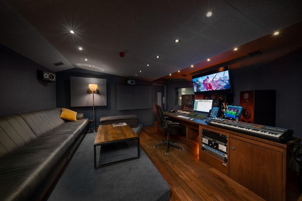 Modern Home Theater Design for Multi-generational Living
