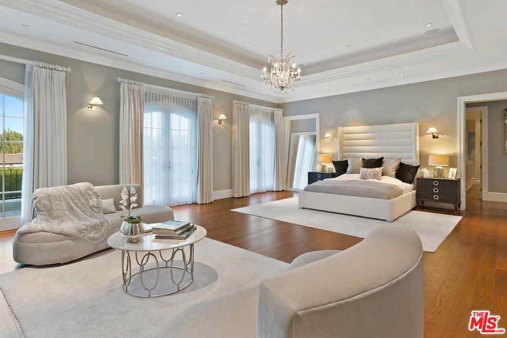 Tropical Modernism Master Bedroom Design