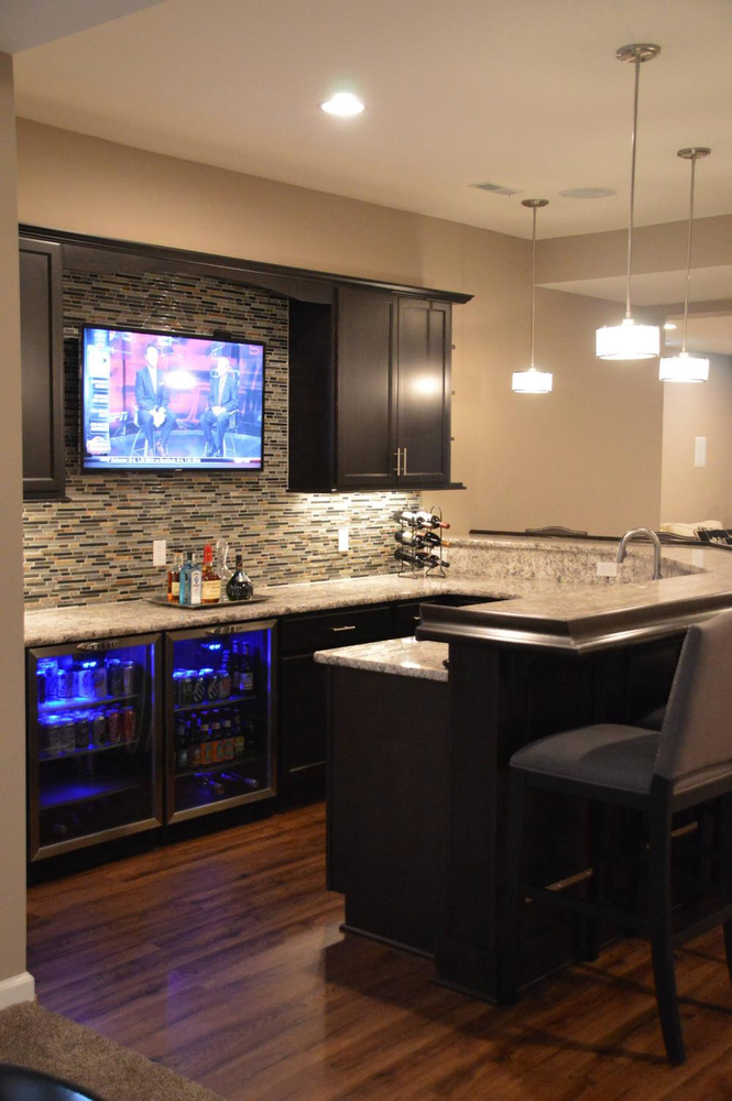 Modern Biophilic Kitchen Design for Multi-generational Living