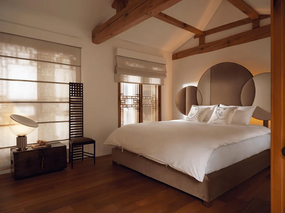Modern Minimalist Master Bedroom Design