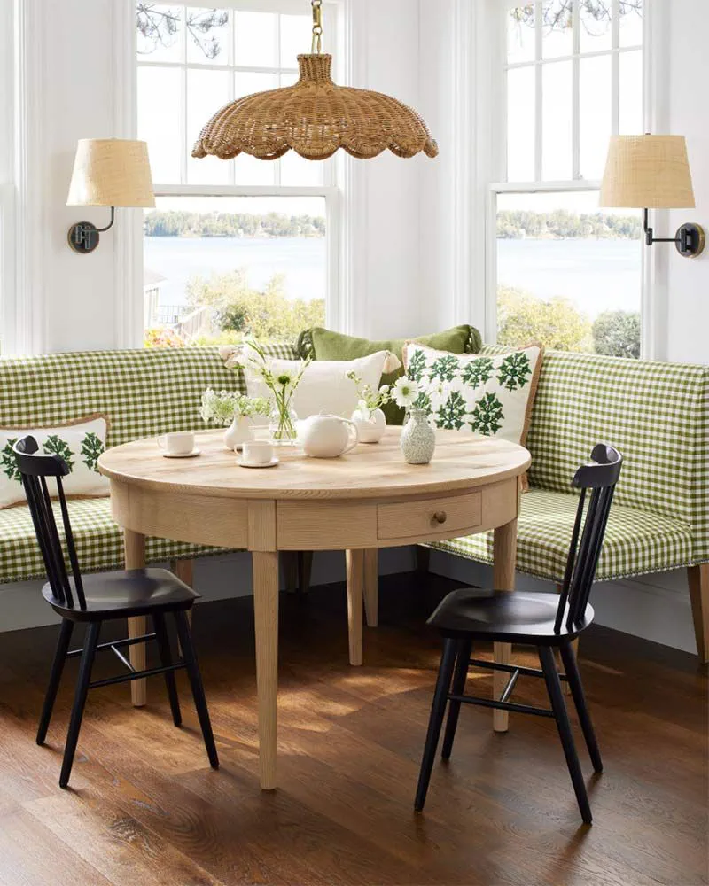 Elegant Wabi-Sabi Breakfast Nook Design
