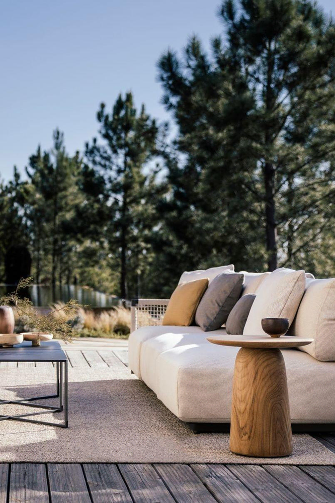 Modern Minimalist Outdoor Living Area