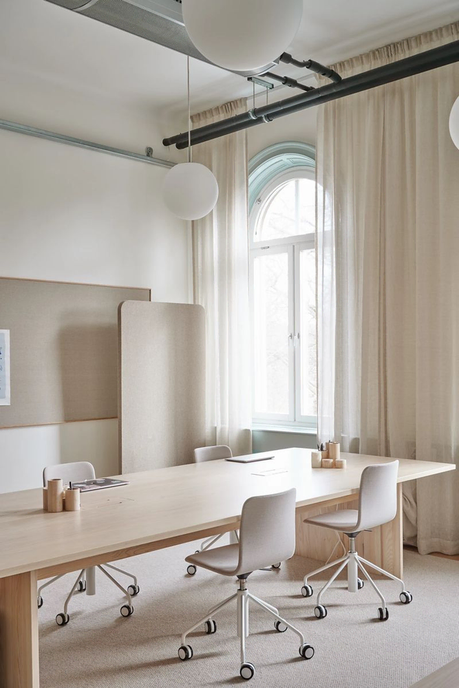 Stylish Minimalist Artist Studio Design