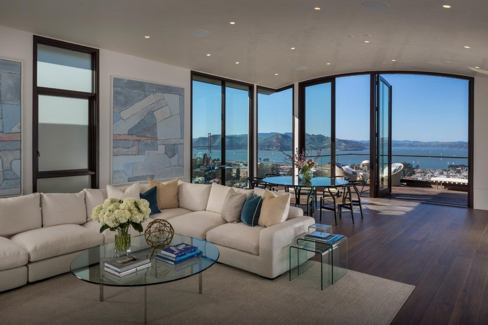 Chic Coastal Retreat for Modern Living