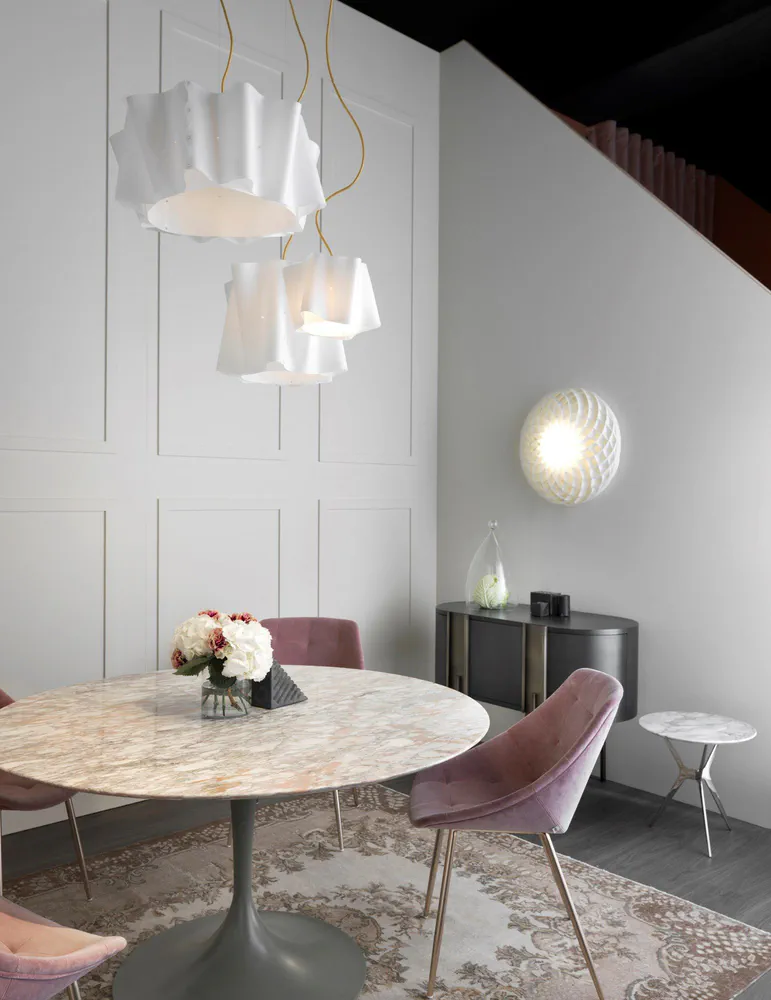 Modern Living Room Design with Memphis Revival Style